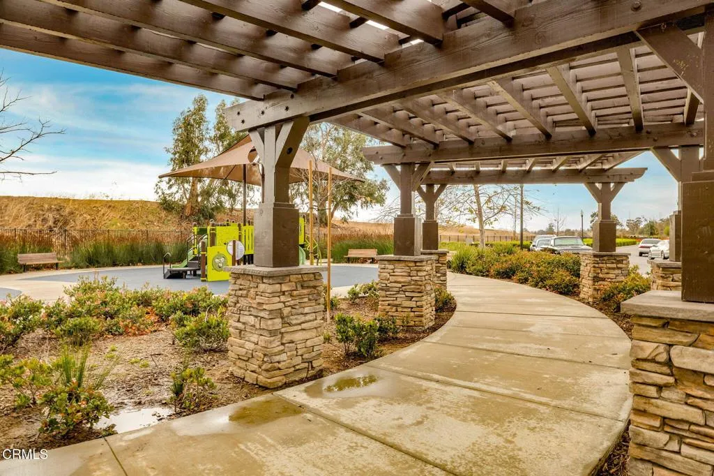 60-web-or-mls-UpmarketMedia-Enclave1