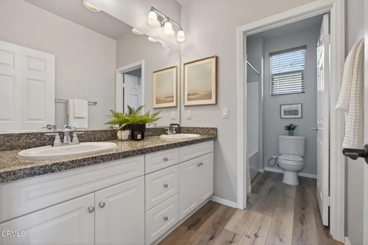 46-web-or-mls-Upmarketmedia_1766Daf-141
