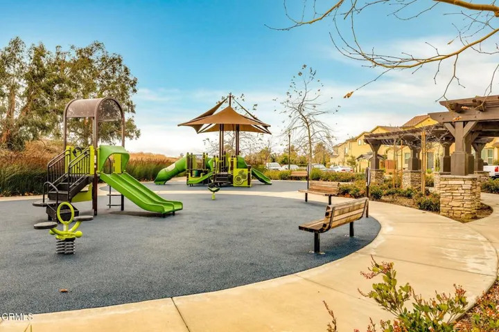 61-web-or-mls-UpmarketMedia-Enclave2