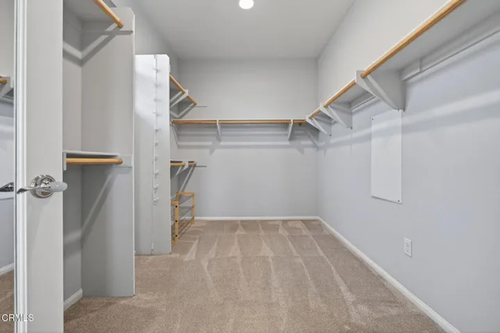 41-web-or-mls-Upmarketmedia_1766Daf-124