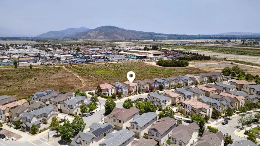 69-web-or-mls-Upmarketmedia_1766Daf-aer-