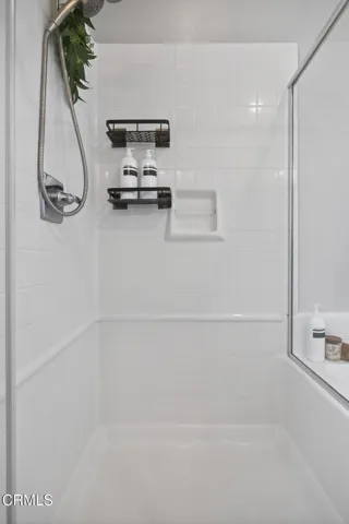 39-web-or-mls-Upmarketmedia_1766Daf-118