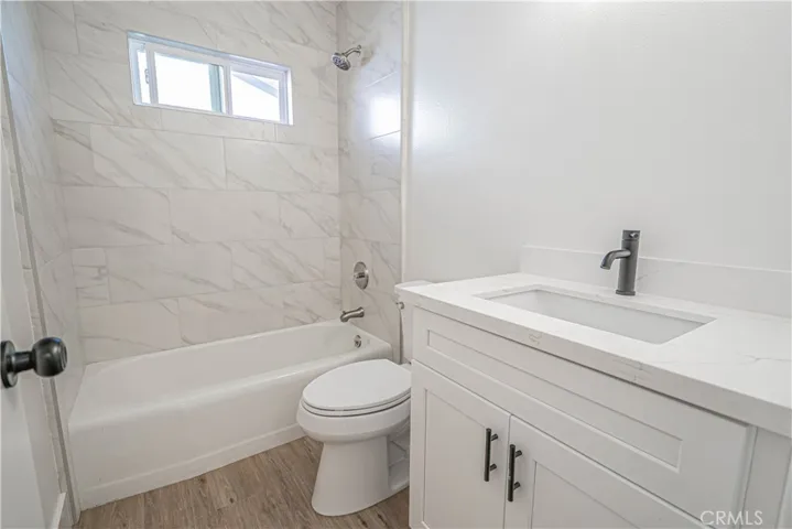 22514 Los Tigres, Saugus, California 91350