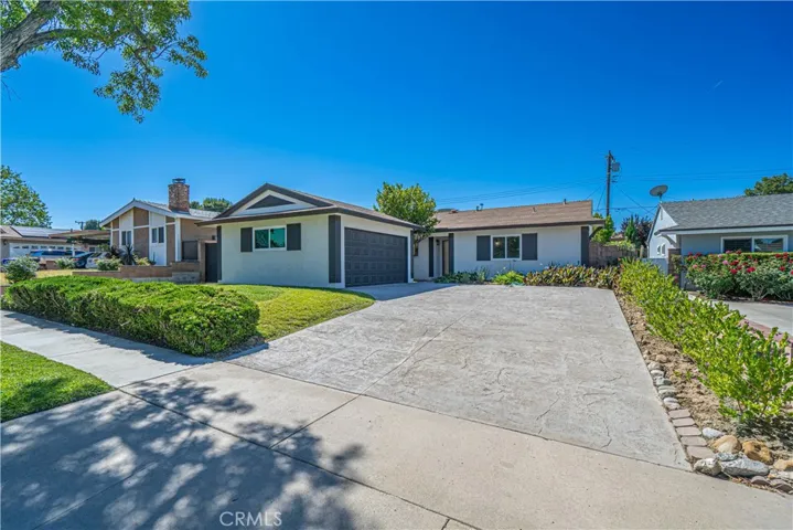 22514 Los Tigres, Saugus, California 91350