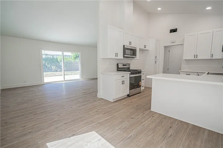 22514 Los Tigres, Saugus, California 91350