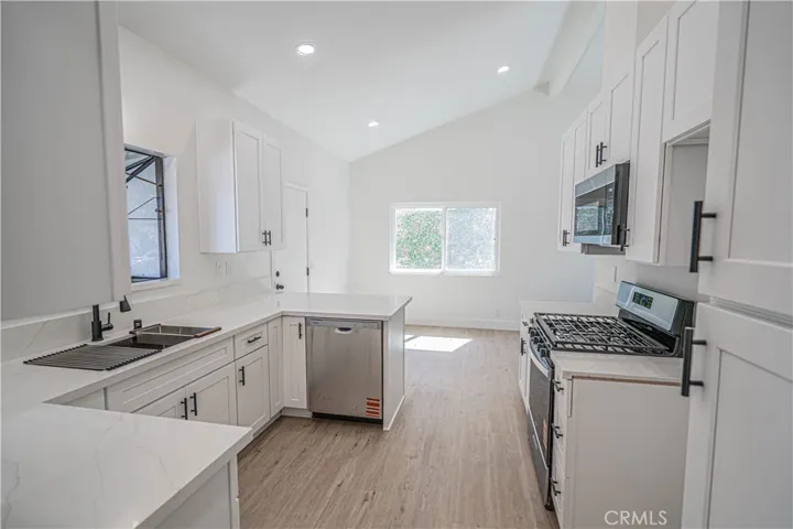 22514 Los Tigres, Saugus, California 91350