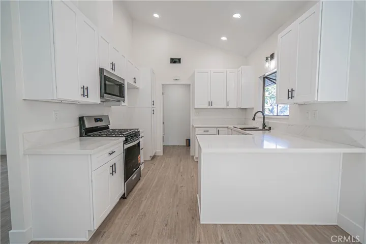22514 Los Tigres, Saugus, California 91350