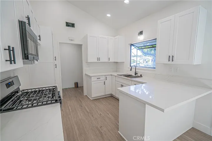 22514 Los Tigres, Saugus, California 91350