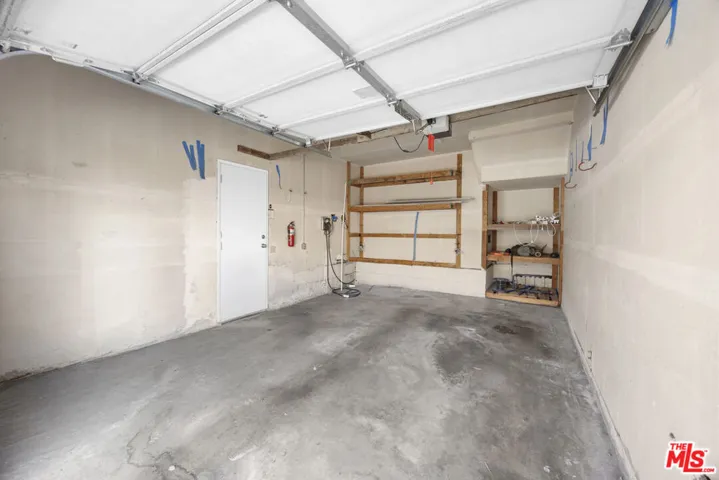 1 Car Garage
