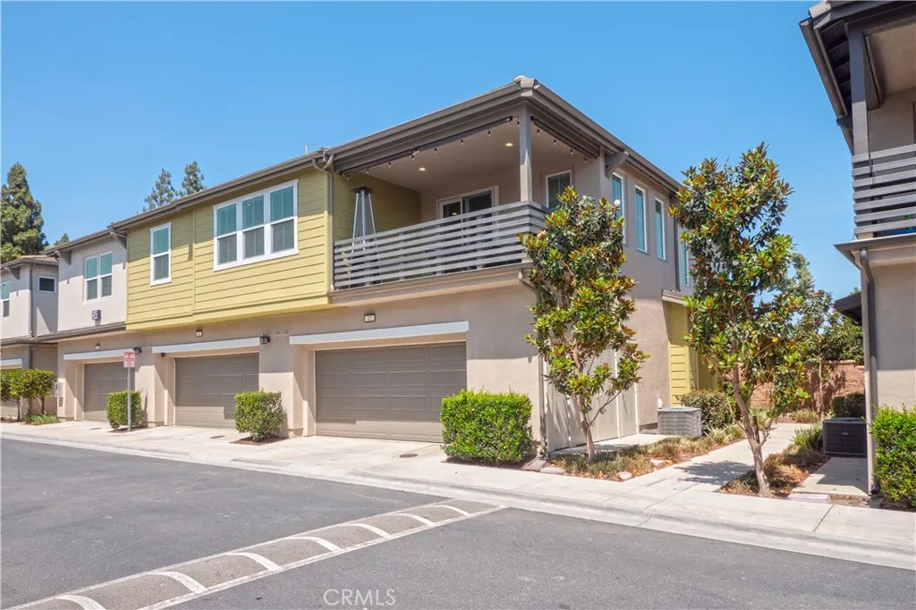 End unit with balcony