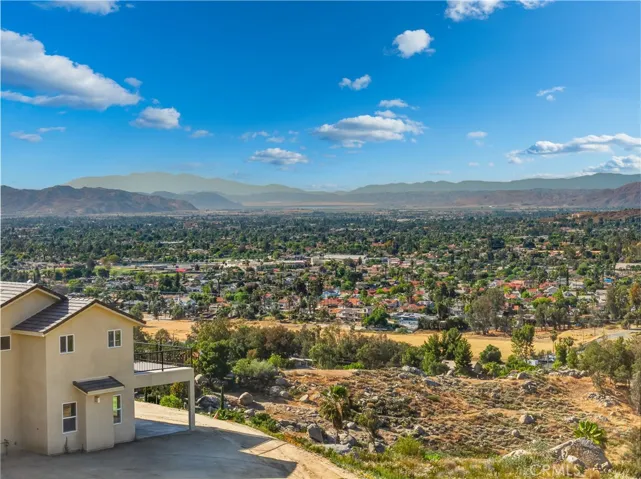 42340 Segner Drive, Hemet, California 92544