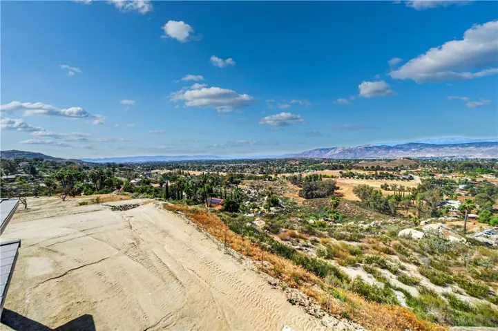 42340 Segner Drive, Hemet, California 92544