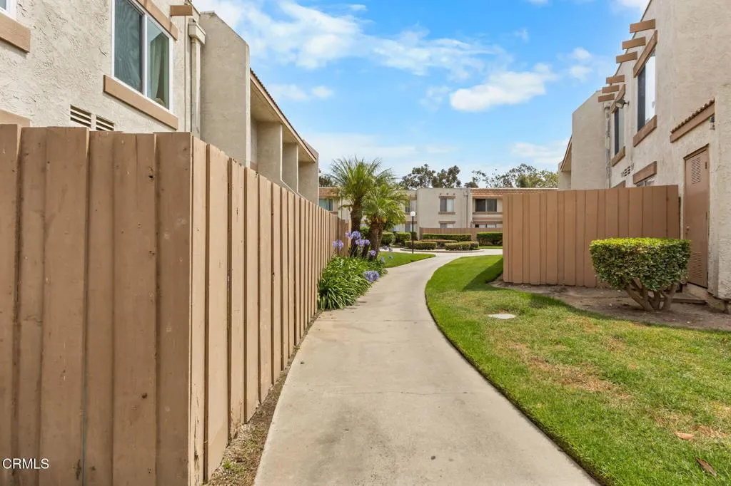 2578 Bolker Dr Outside