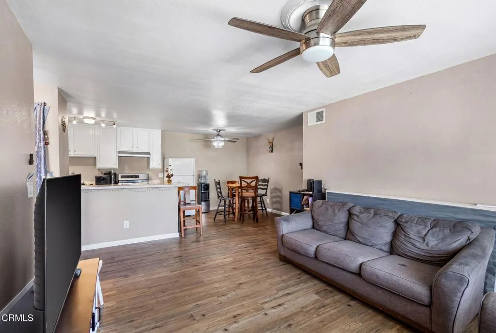 2578 Bolker Dr Living room 3