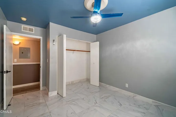 2578 Bolker Dr - Room 1b