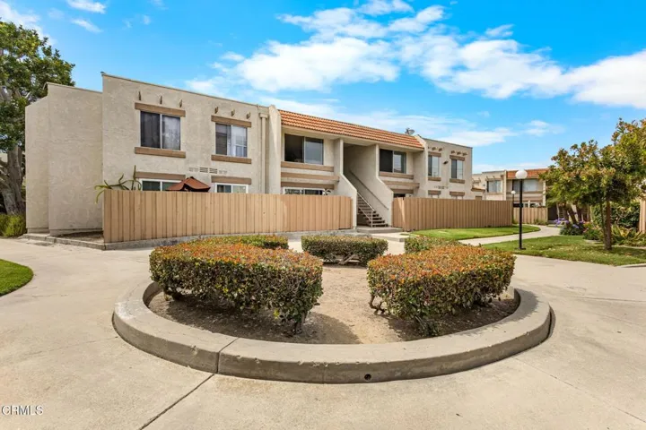 2578 Bolker Dr Front