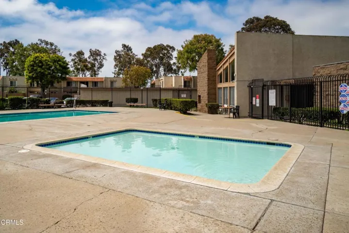 2578 Bolker Dr - Pool