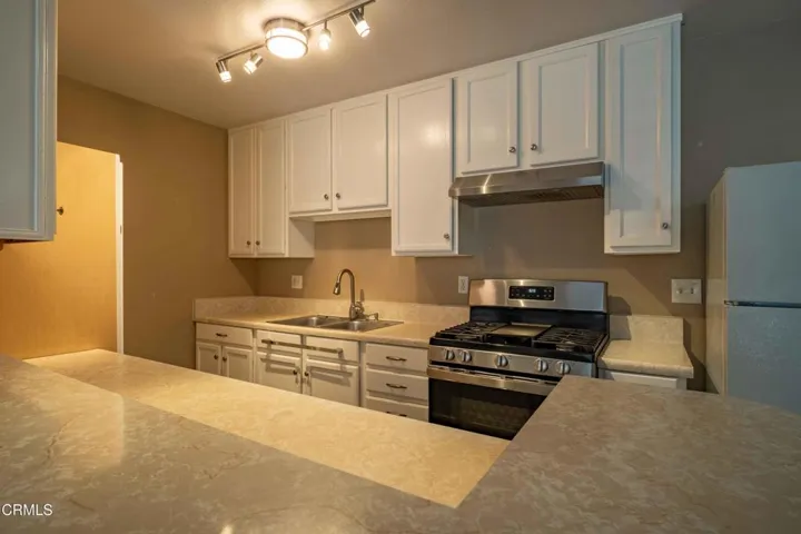 2578 Bolker Dr - Kitchen 1