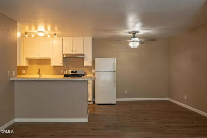 2578 Bolker Dr - Kitchen