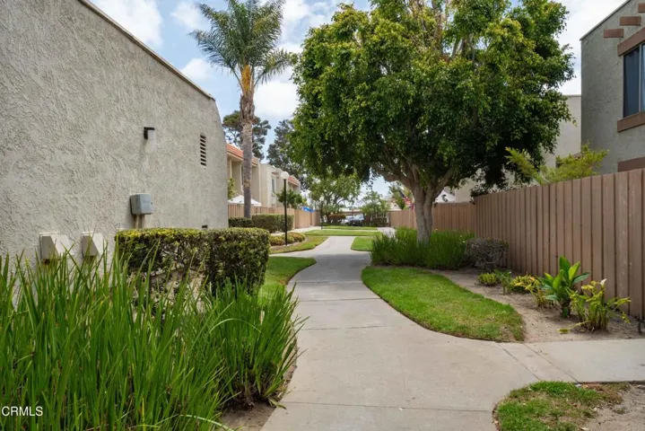 2578 Bolker Dr - Outside