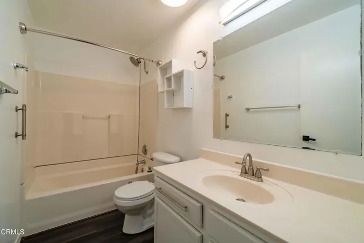 2578 Bolker Dr - Bathroom