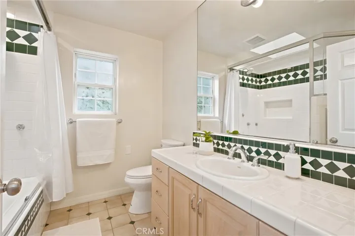 11822 Exposition Boulevard, Los Angeles, California 90064