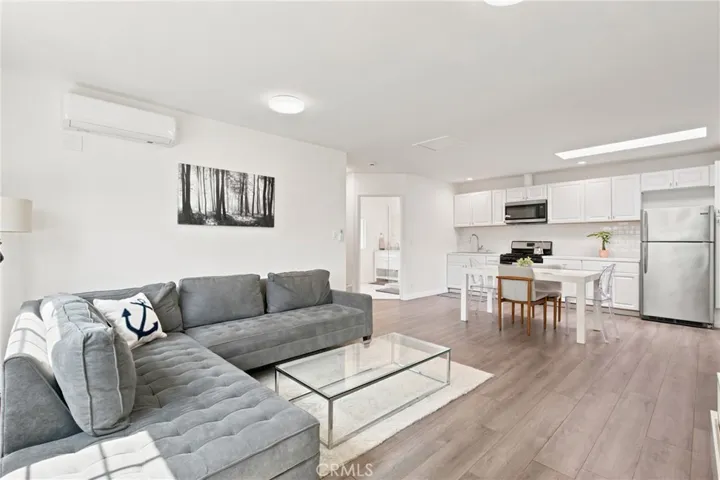 11822 Exposition Boulevard, Los Angeles, California 90064