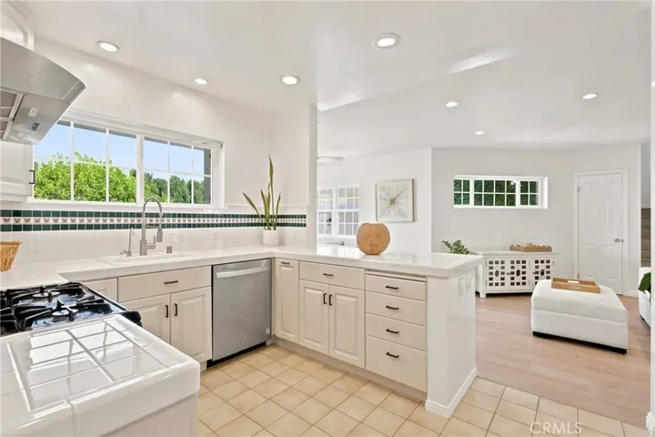 11822 Exposition Boulevard, Los Angeles, California 90064