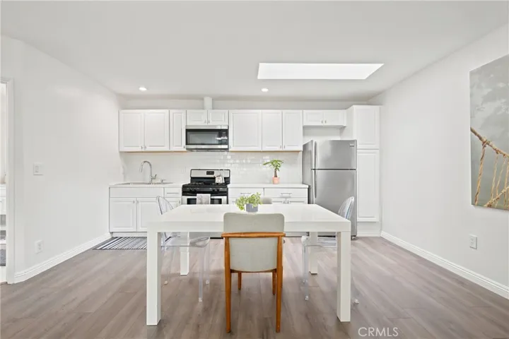 11822 Exposition Boulevard, Los Angeles, California 90064