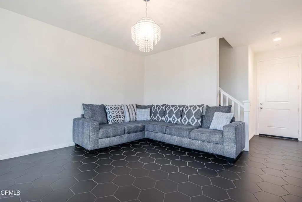 344 Campbell Court-13