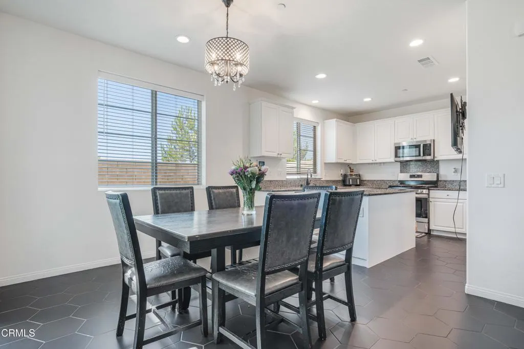 344 Campbell Court-14