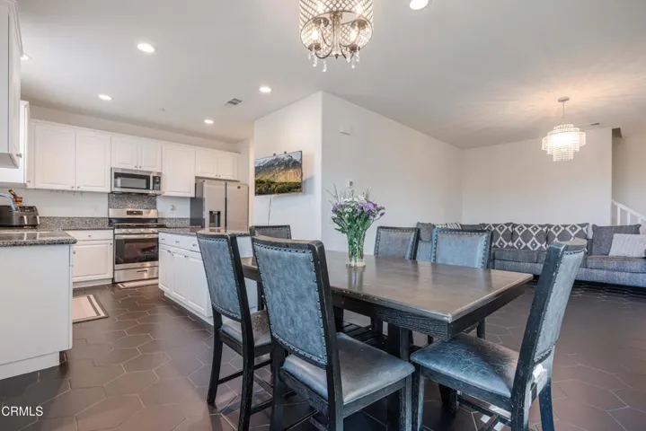 344 Campbell Court-15