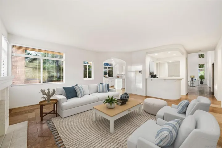 https://zimg.paragon.ice.com/ParagonImages/Property/PA/SDMLS/-516394/22/533/400/d4438532e661bea629852d1b4da428de/3/34be9298e8ed6ac6928d1d7de57a0ab1/-516394-b244d185-962c-4733-95b0-0b100a71d579.JPG