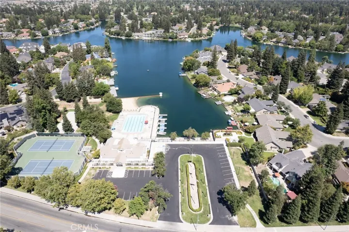 750 E Wood Duck Circle, Fresno, California 93730