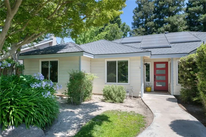 750 E Wood Duck Circle, Fresno, California 93730