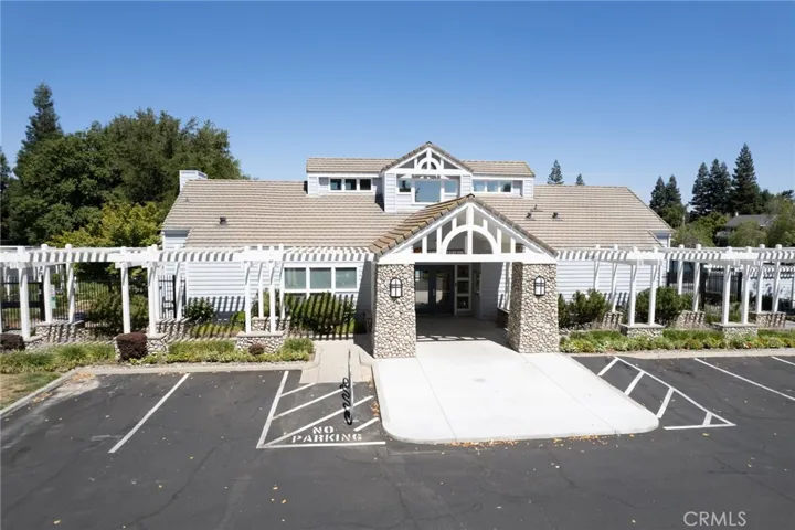 750 E Wood Duck Circle, Fresno, California 93730