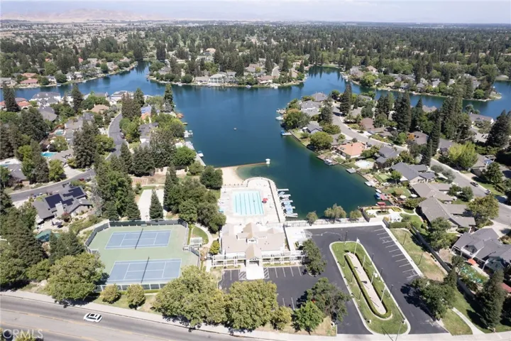 750 E Wood Duck Circle, Fresno, California 93730