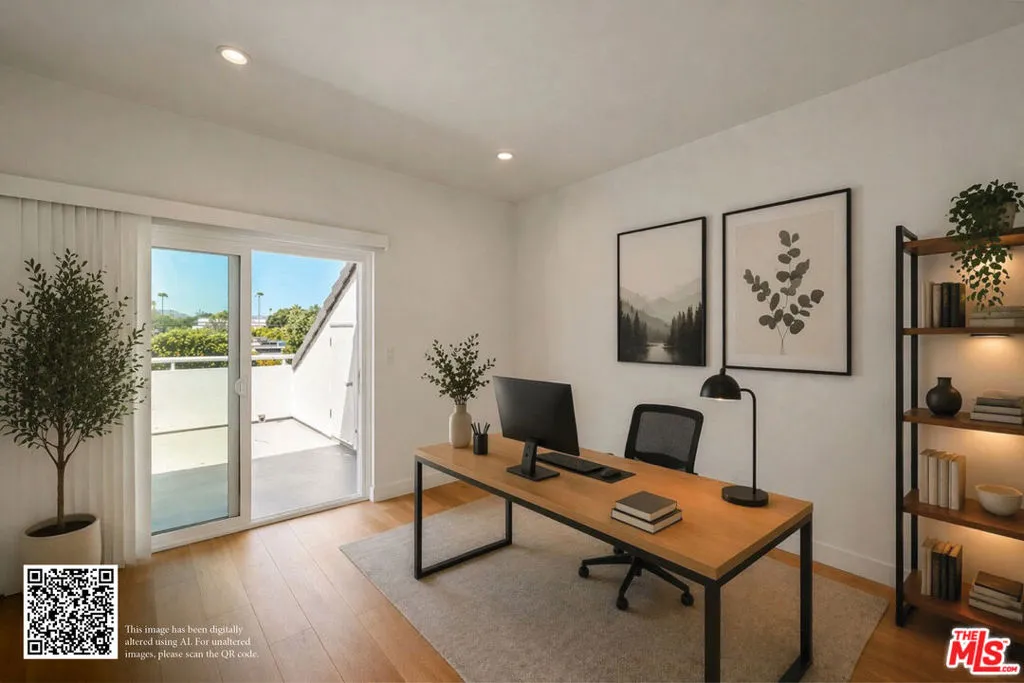 Upstairs Third Bedroom / Offic
