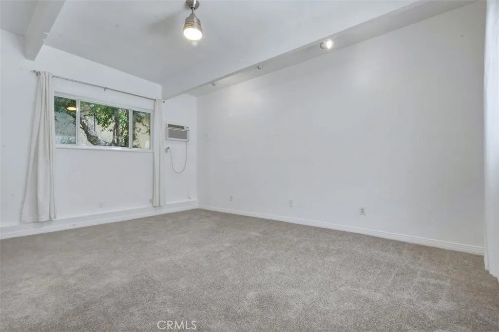 Large 4th Bedroom, Bonus Room or Family Room