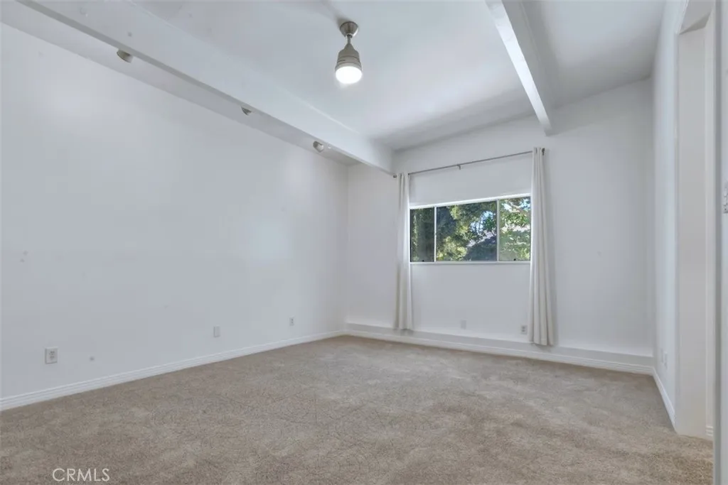 Large 4th Bedroom, Bonus Room or Family Room