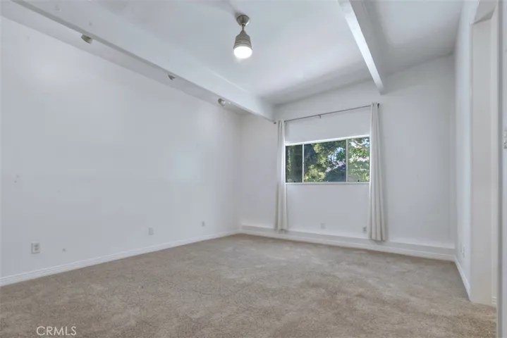 Large 4th Bedroom, Bonus Room or Family Room