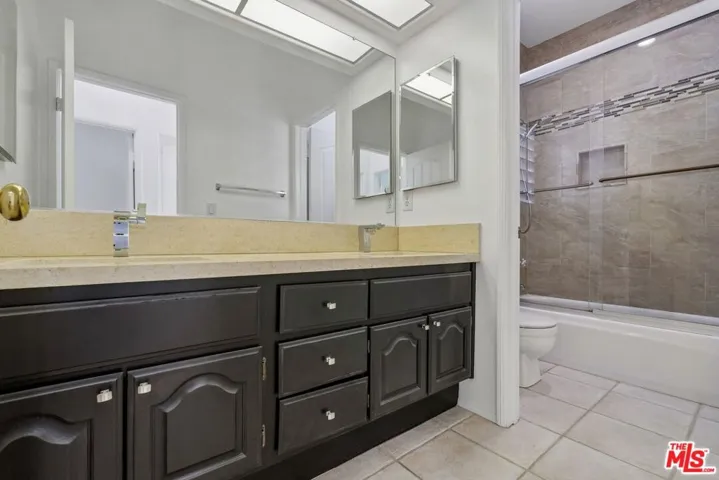 1007 Sunset Oak Circle, Thousand Oaks, California 91320