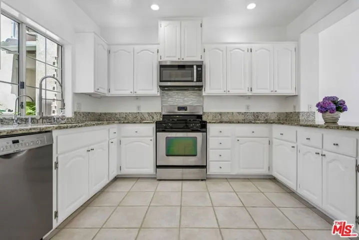 1007 Sunset Oak Circle, Thousand Oaks, California 91320
