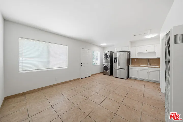 6133 Orchard Avenue B, Huntington Park, California 90255