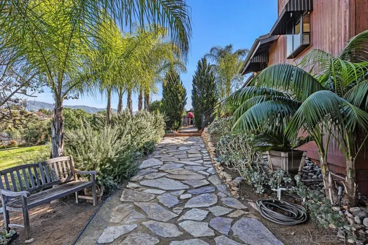30830 Ranch Creek, Valley Center, California 92082