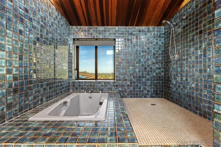 30830 Ranch Creek, Valley Center, California 92082