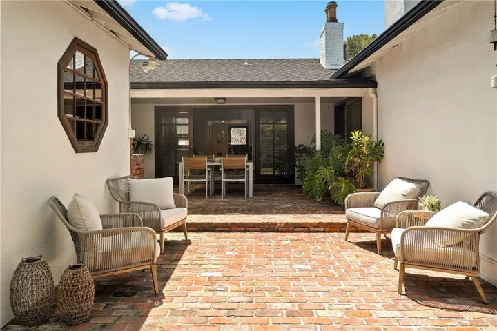 5240 Fulton, Sherman Oaks, California 91401