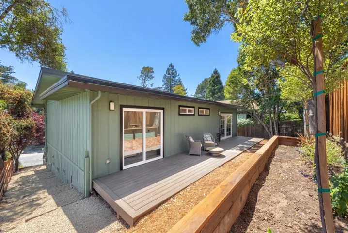 517 Sumner Avenue, Aptos, California 95003
