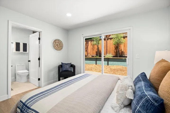 517 Sumner Avenue, Aptos, California 95003