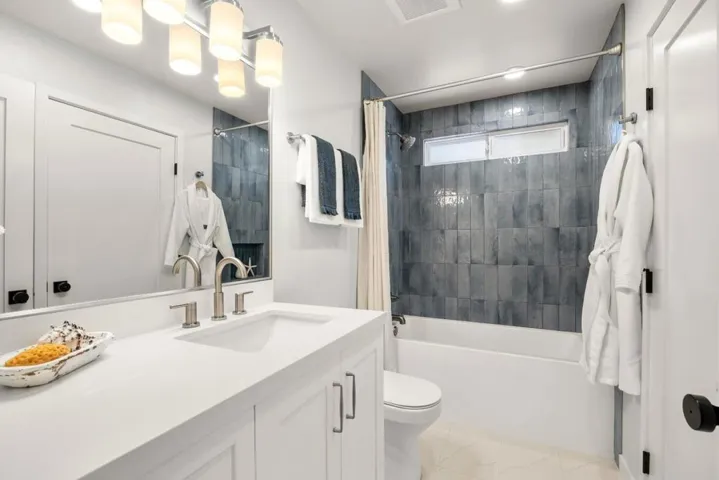 517 Sumner Avenue, Aptos, California 95003